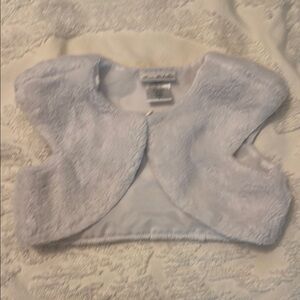 Jona Michelle Soft white shrug